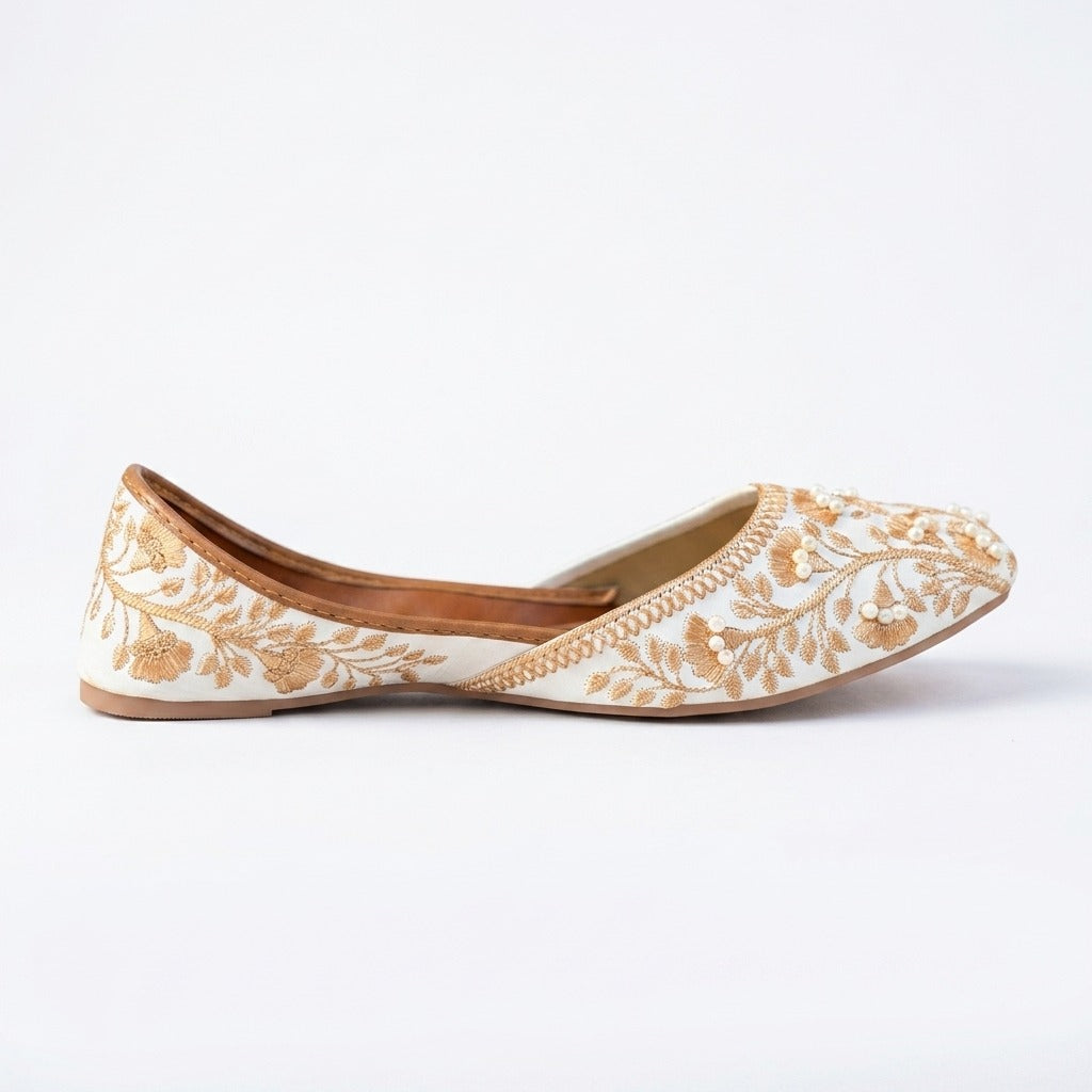 White & Gold Pearl Embroidered Khussa