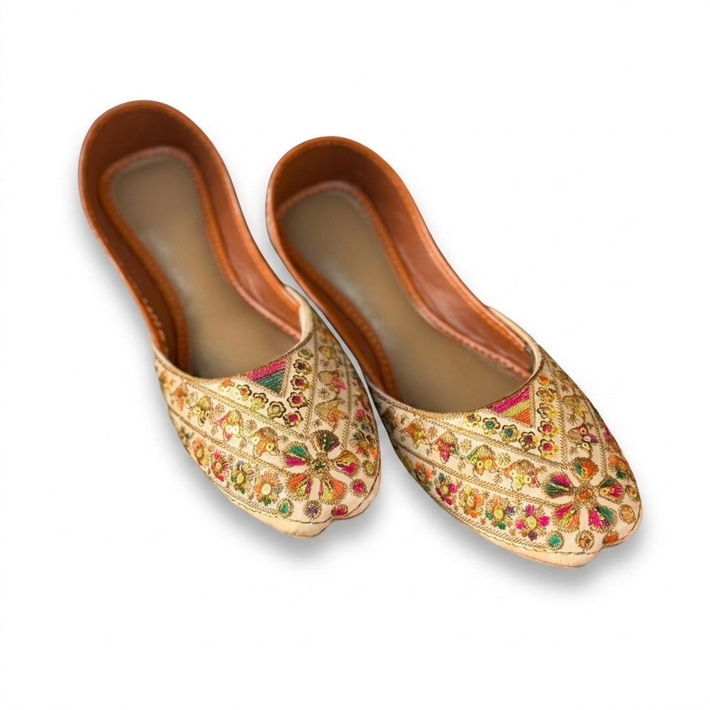 Multicolor Embroidered Traditional Khussa